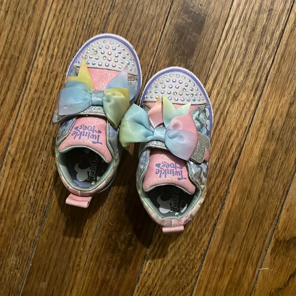 Toddler sketchers twinkle toes